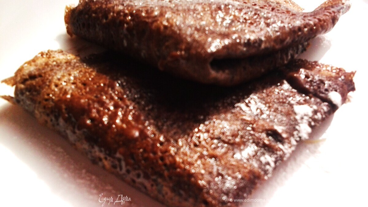 Блины с какао и шоколадной начинкой