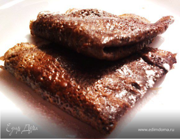 Блины с какао и шоколадной начинкой