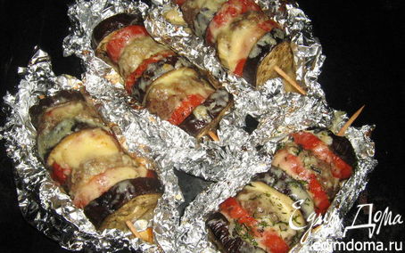 Рецепт Баклажаны с мясным фаршем и сыром на шампуриках.