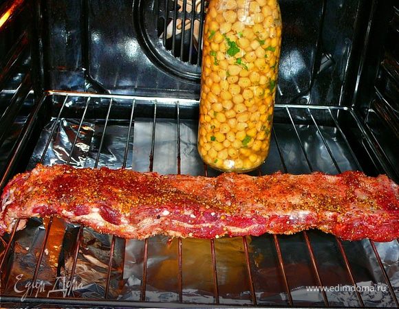 Томленый нут со свиными ребрышками Томленый нут со свиными ребрышками