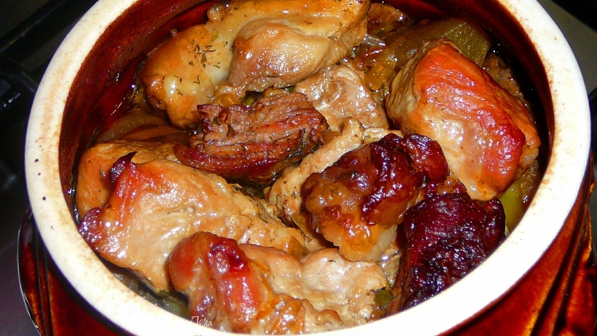 Жаркое с мясным ассорти и грибами