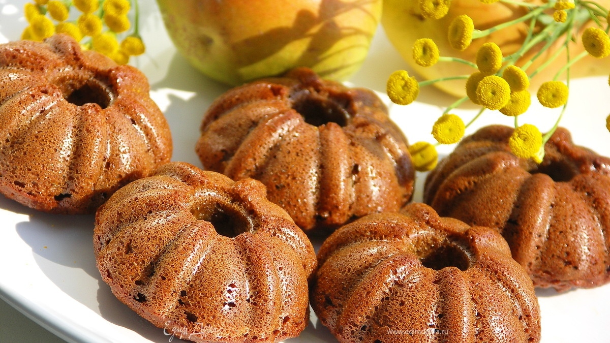 Ржаные манники с грушами и яблоками