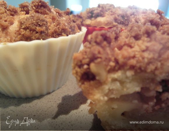 Яблочные кексы с хрустящим ореховым топпингом