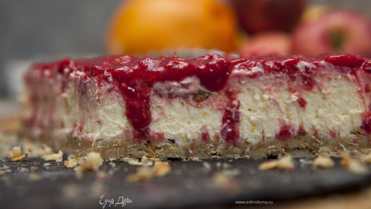 Ванильный чизкейк с малиновым соусом от Джейми