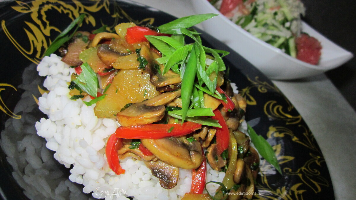 Цукини с грибами и рисом