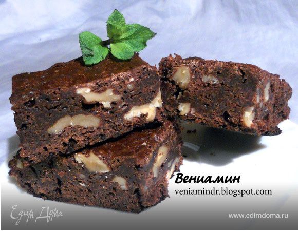 Медовый брауни с грецкими орехами