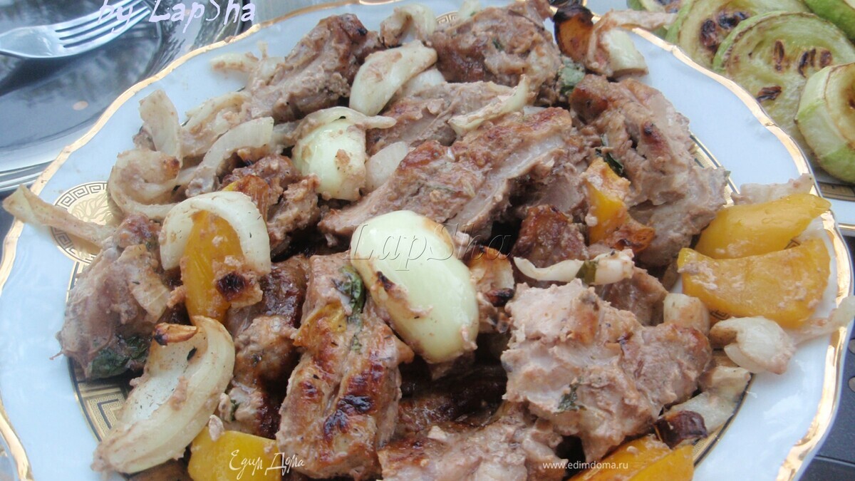 Свиной шашлык в сметанном маринаде