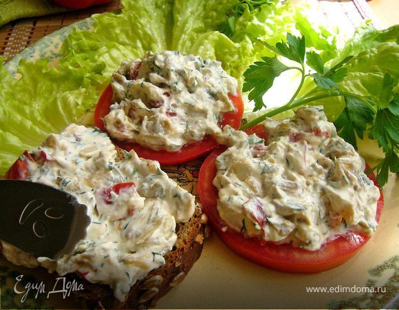 Закуска из баклажана и болгарского перца с сыром фета и мятой