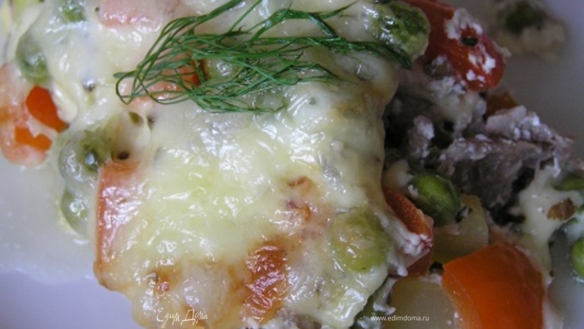 Запеченные овощи со свининой под сырным пальто