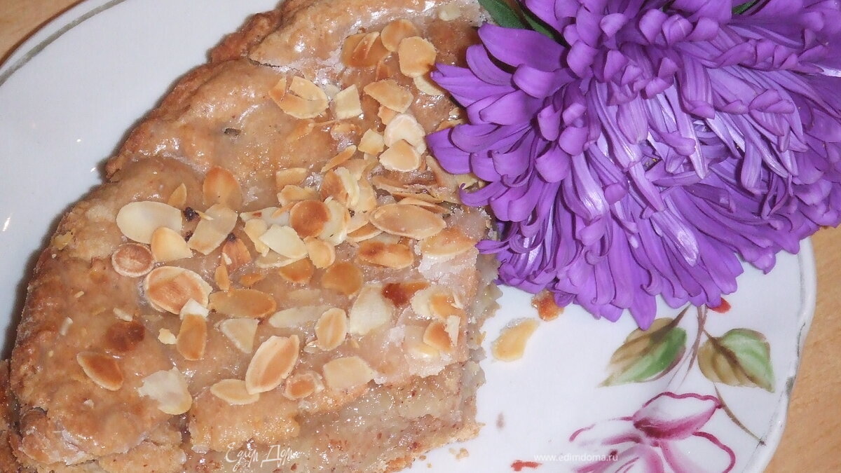 Яблочно-миндальный пирог