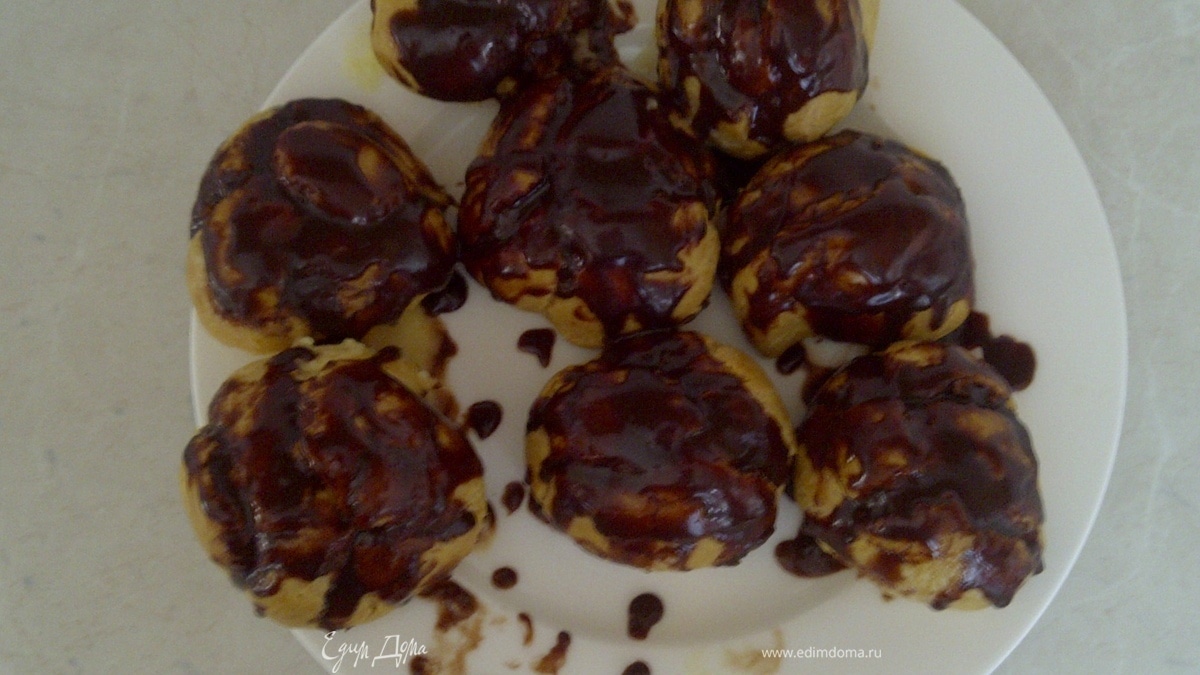 Профитроли или эклеры, любимые с детства 