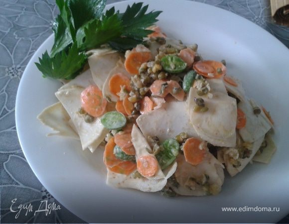 Салат с сельдереем, маш и мелотрией Салат с сельдереем, маш и мелотрией