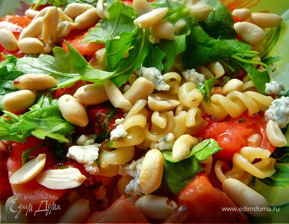 Фузилли с томатами,руколой и ДорБлю