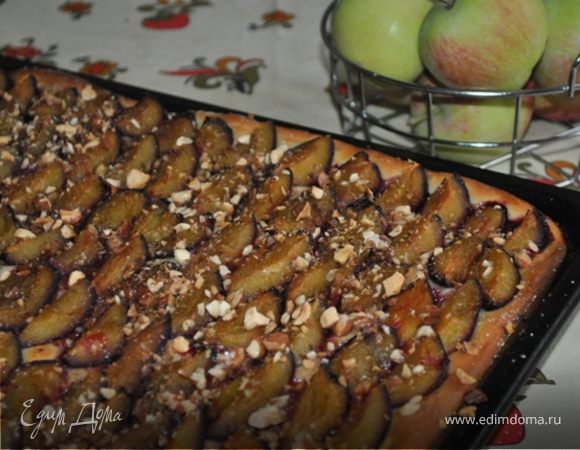 Пирог со сливами