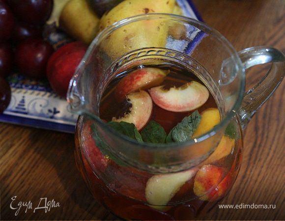Чай с фруктами и базиликом Чай с фруктами и базиликом