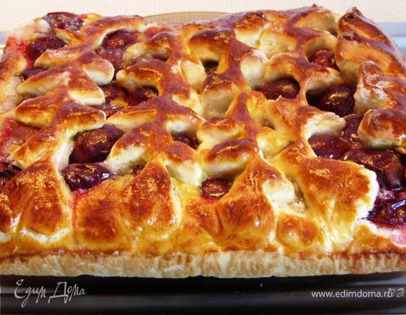 Пирог со сливами