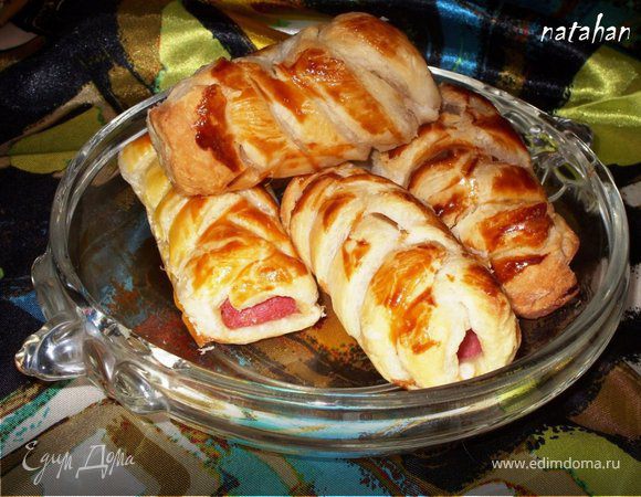 Слойки с колбасой Слойки с колбасой