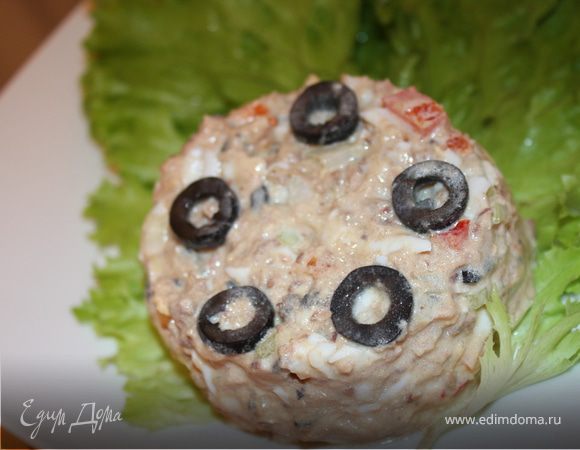 Салат с тунцом и сельдереем Салат с тунцом и сельдереем