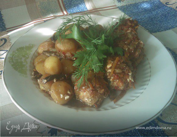 Тефтели рыбные тушеные с грибами. Тефтели рыбные тушеные с грибами.