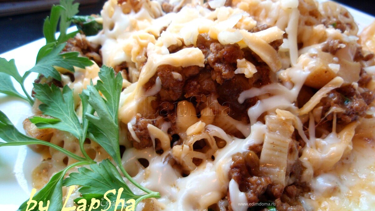 Паста с мясом и белыми грибами