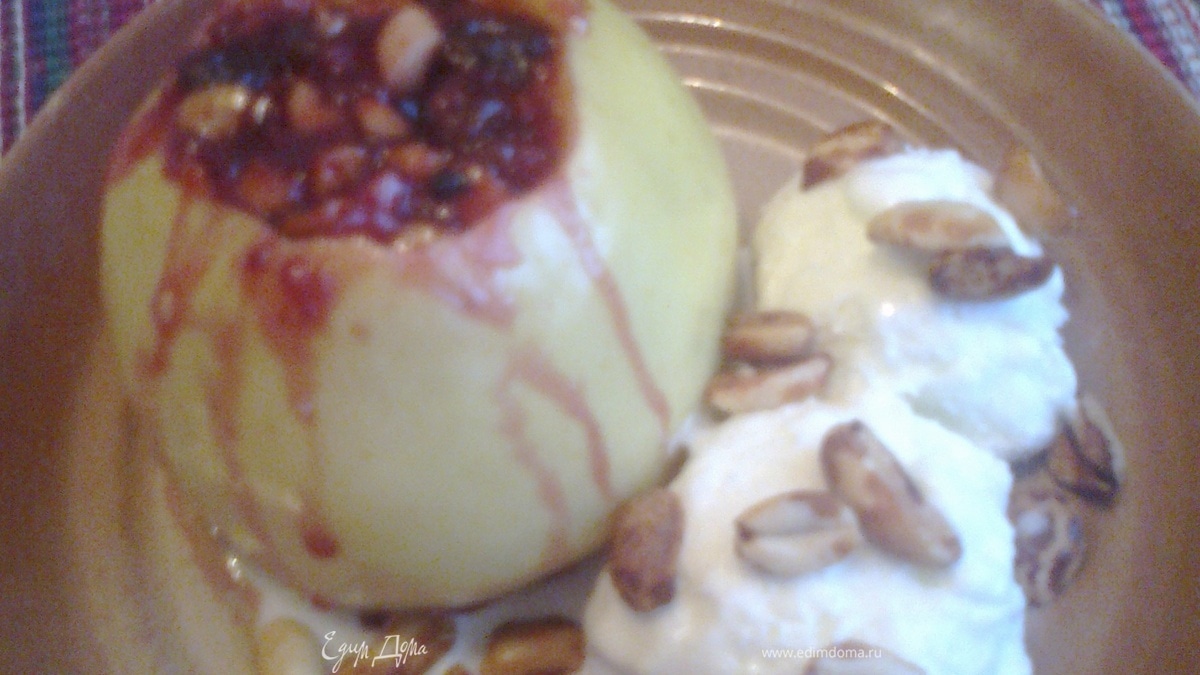 Запечёные в СВЧ яблоки.