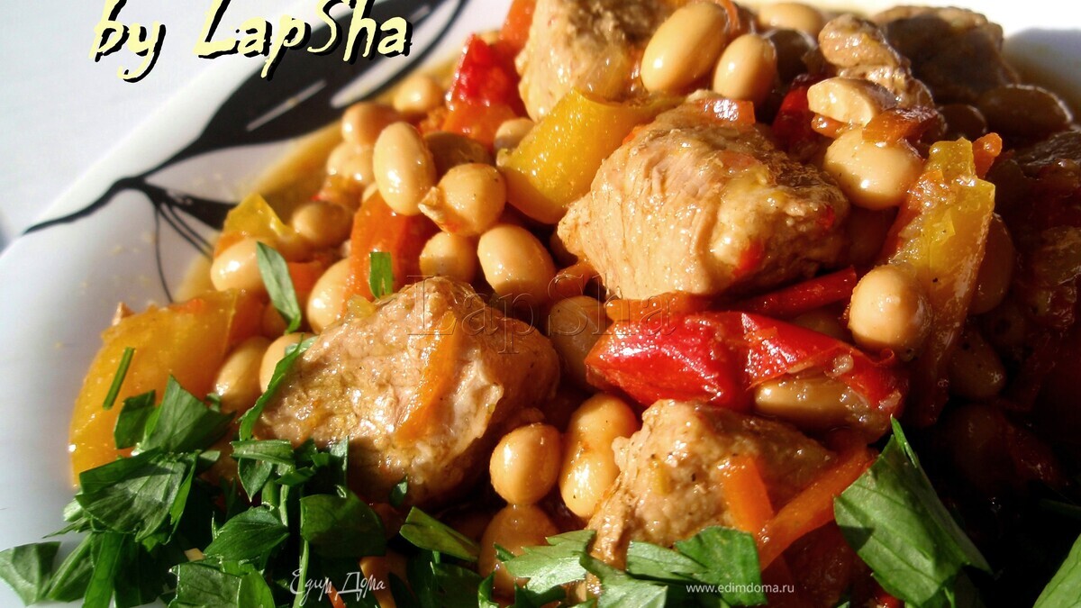 Мясное рагу с соевыми бобами и орегано