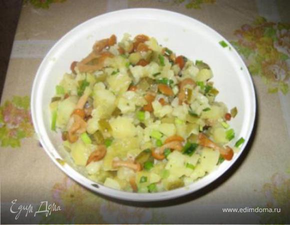 Картофельный салат с грибами и зеленью