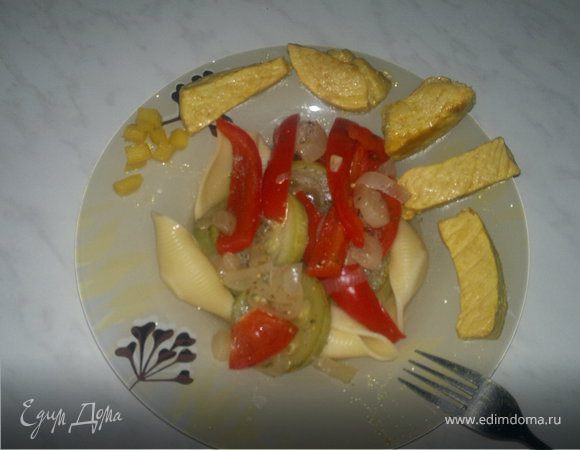 Золотой поросенок + тушеные овощи и ракушки =)