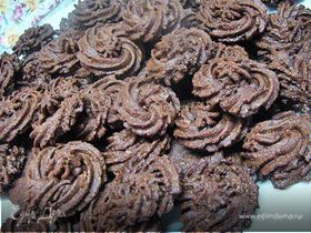 Шоколадное печенье с кокосовой стружкой