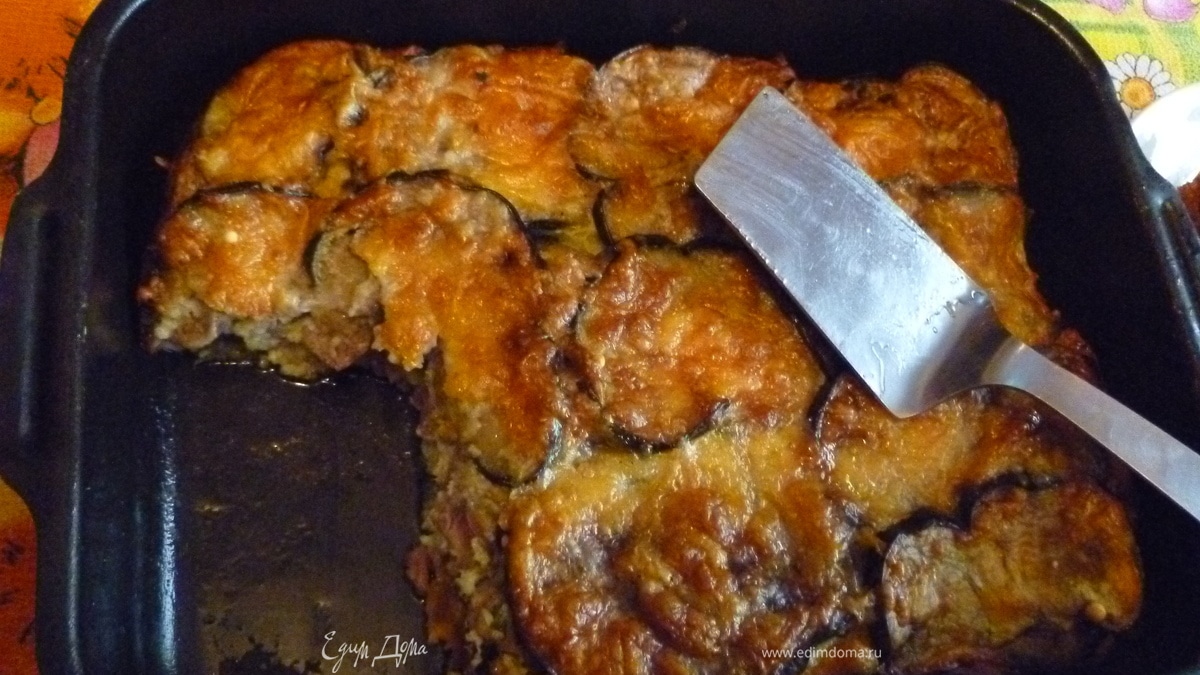 Запеканка из баклажанов и куриных желудков .