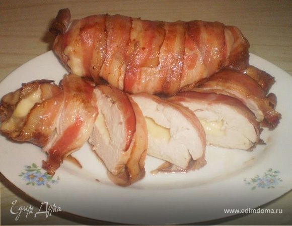 Куриное филе с сыром в беконе