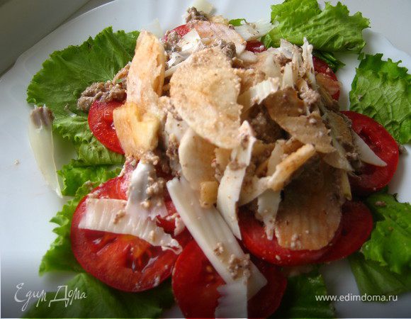 Фруктово-овощной салат с орехово-горчичным соусом