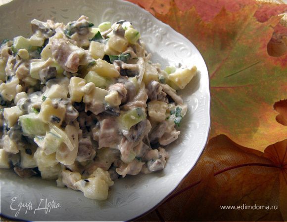 Салат с курицей и грибами (по мотивам Оливье) Салат с курицей и грибами (по мотивам Оливье)