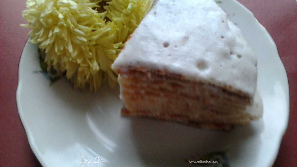 Вафельный тортик с белковым кремом