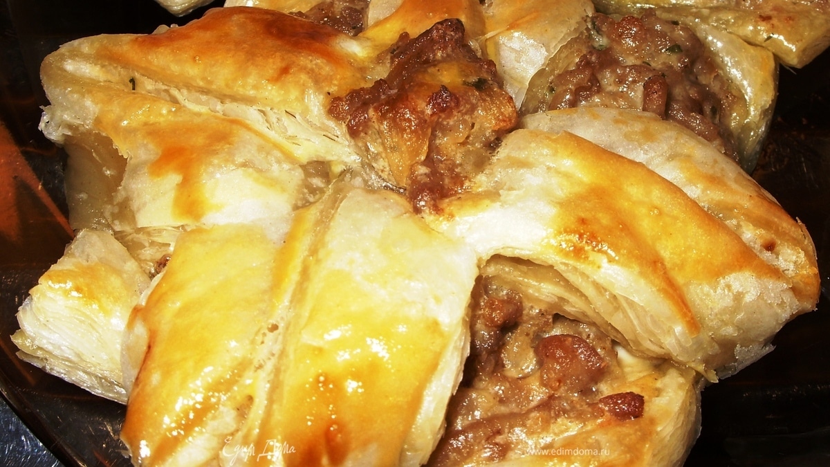 Слоечки с мясом