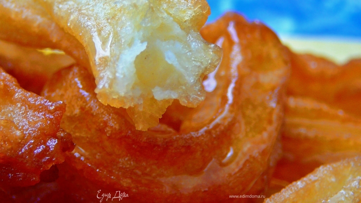 Жгутики(Восточная сладость"Тулумба"или же "Сладкие огурчики")