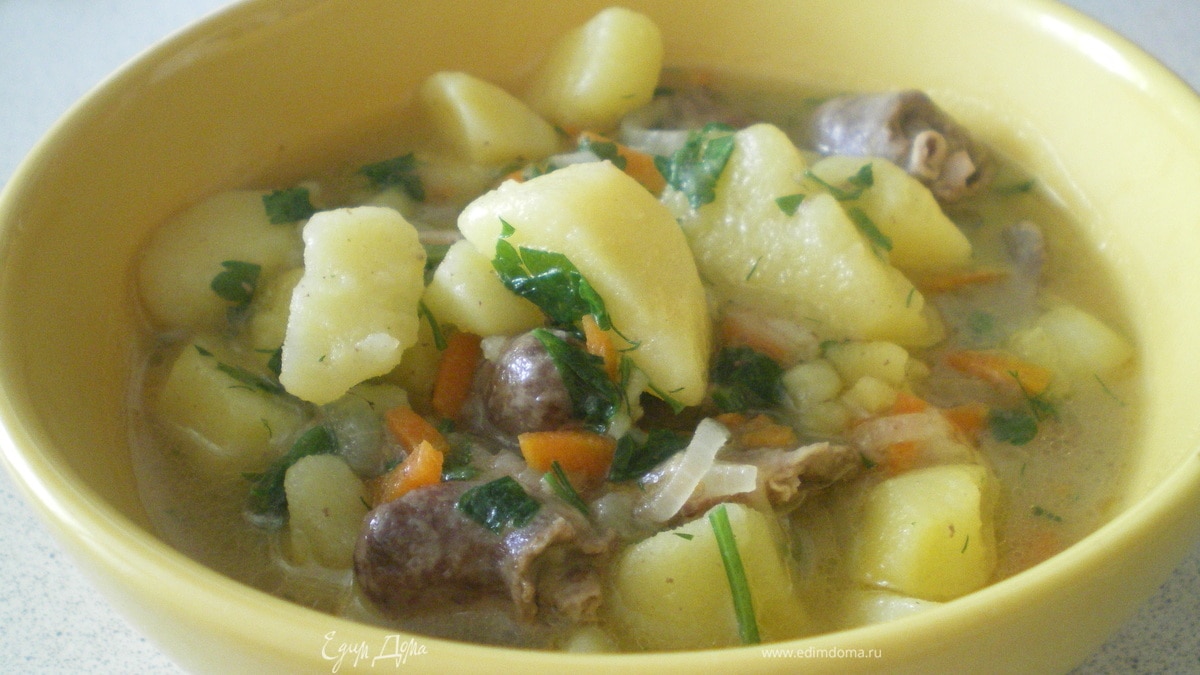 Картофель с куриными сердечками.