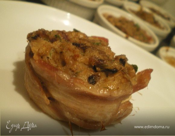 Тарталетки из бекона с грибами.