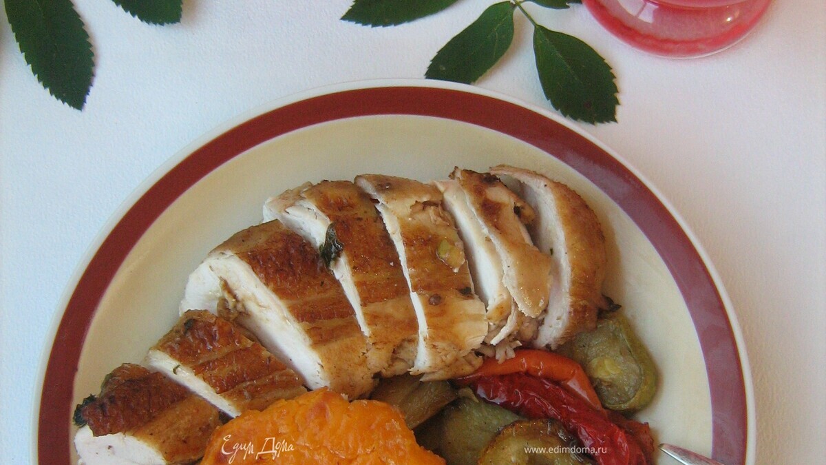 Запечённая курица с травами, тыквенным крем-брюле и овощами "Осенняя рапсодия"