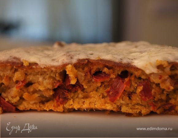 Чесночный кекс с сушеными томатами и перцем