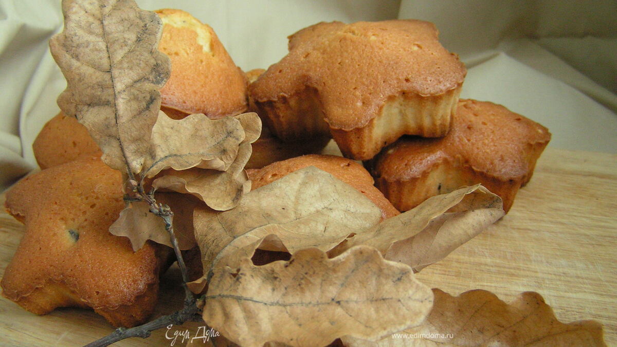 Осенние кексы с вяленой вишней