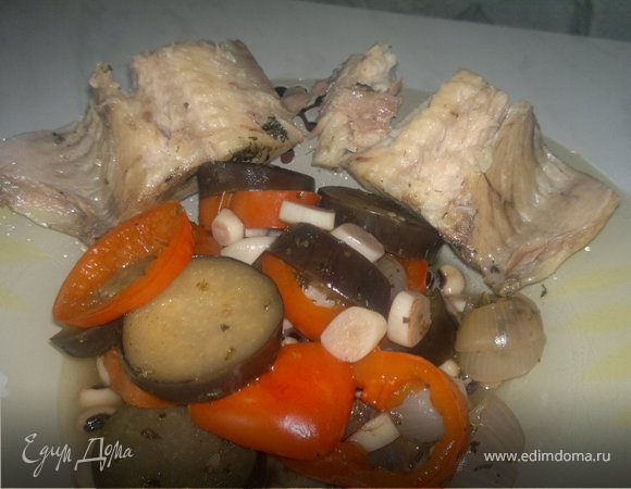 Сом в мятном бульоне и фасоль с овощами