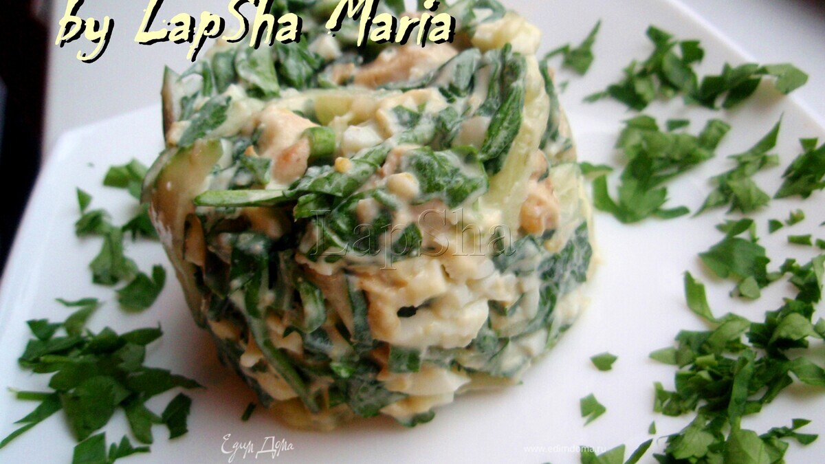 Салат с курицей и шпинатом