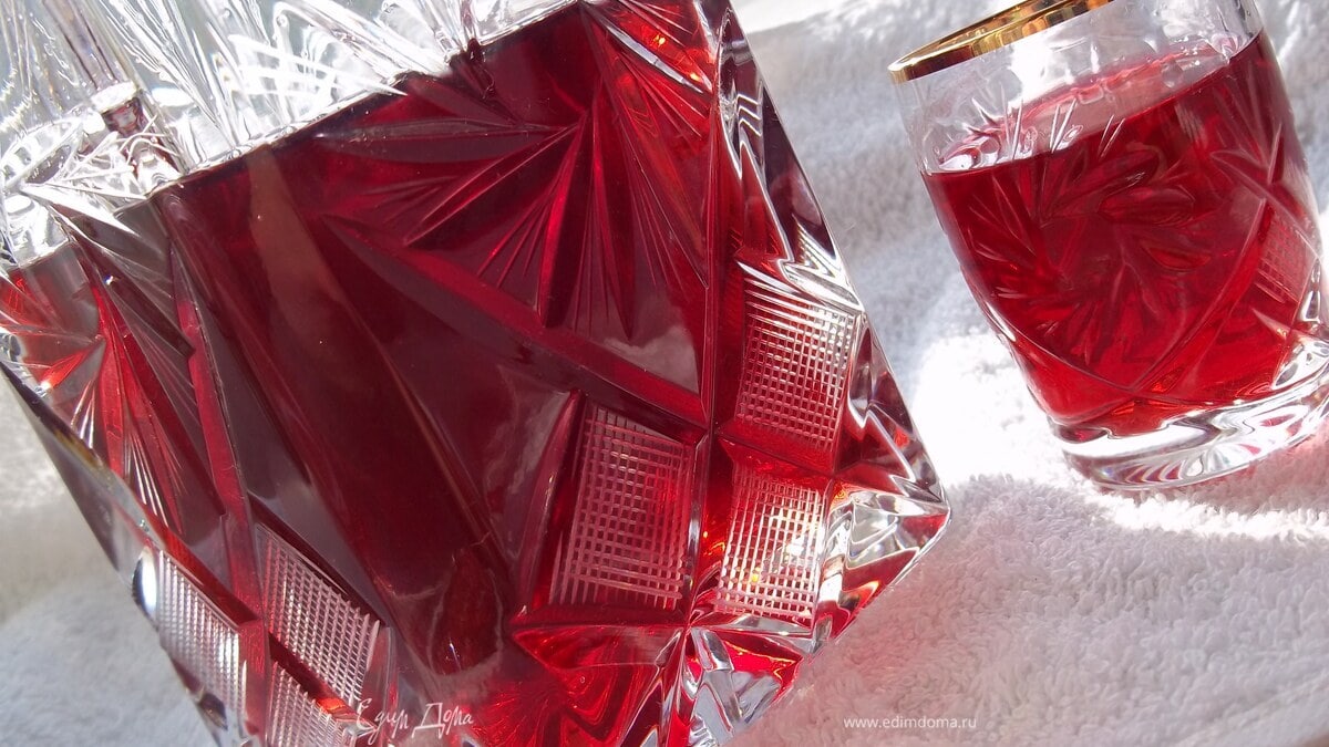 Малиновый ликер "Для милых дам"