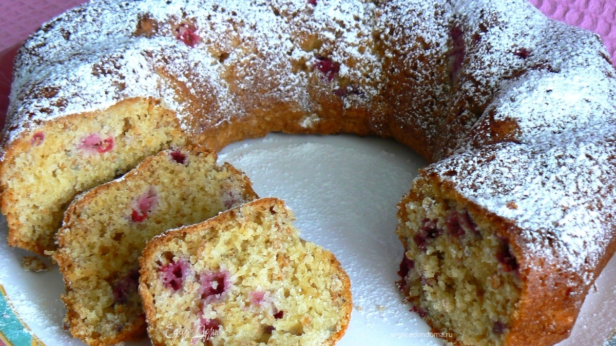 кекс с брусникой и овсяными хлопьями