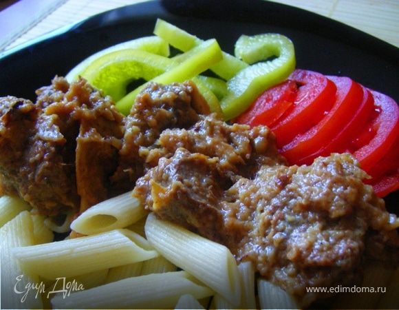 Баранина тушеная с айвой в белом вине