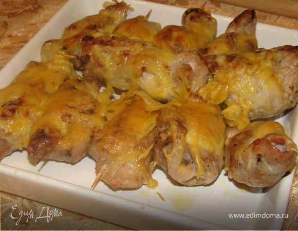 Свиные рулетики с грушей и миндалем Свиные рулетики с грушей и миндалем