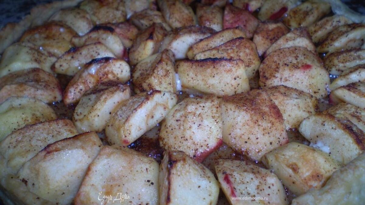 Пирог "Яблоки в карамели"