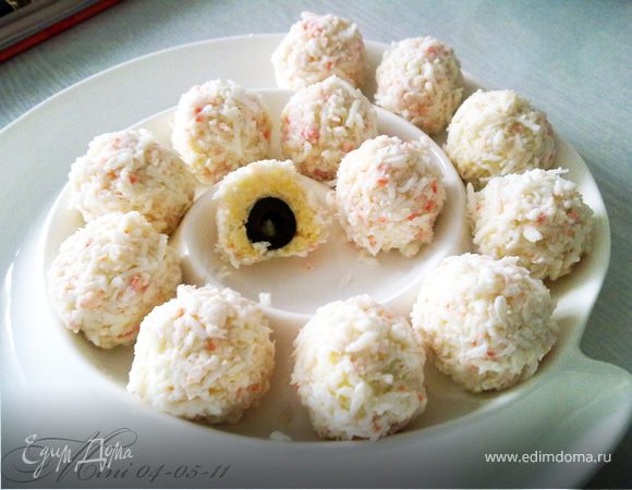 Сырные шарики с маслинами Сырные шарики с маслинами