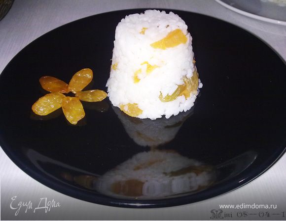 Рисовая башенка с сухофруктами